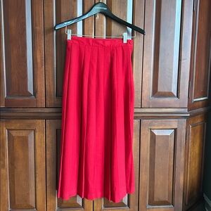 VINTAGE -Wool Crepe pleated skirt by Charter Club- great for holiday!  🌲